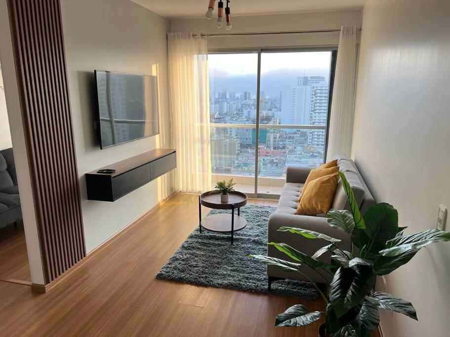 Espacio Acogedor Y Vista Unica Lima